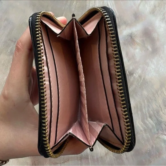 Victoria’s Secret Card Wallet - Picture 4 of 6